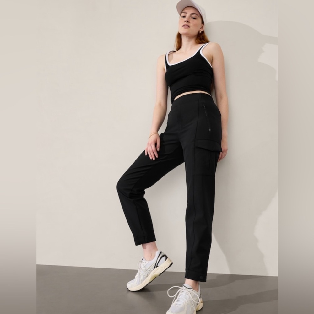NWT Athleta Women’s Endless Cargo Black Pants size 14. - Picture 2 of 12